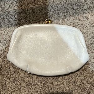 Vintage leather clutch with kiss lock